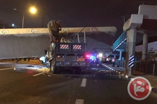 تل أبيب- انهيار جسر على شاحنة