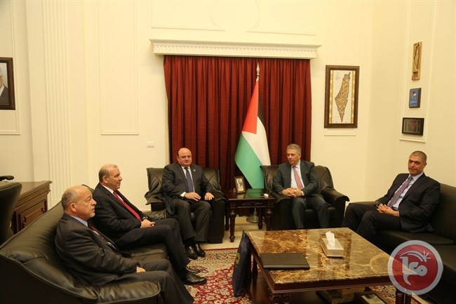 دبور يلتقي محافظ سلطة النقد الفلسطينية