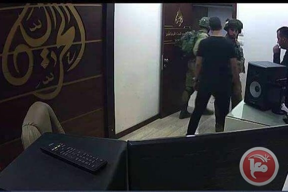 بتهمة التحريض- اغلاق إذاعة بالخليل لـ 6 أشهر