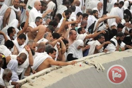 الحجاج يواصلون رمي الجمرات في أيام التشريق