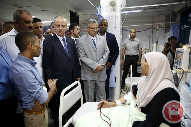 الحمد الله يجري جولة تفقدية في مستشفى طولكرم