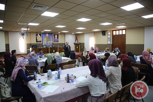 محافظة طولكرم تستضيف إجتماعا لتدريب المتطوعين للعام الدراسي الحالي
