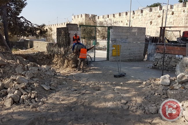 القدس- جرافات الاحتلال تهدم جزءا من مقبرة الشهداء