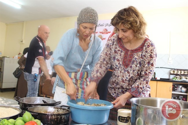 طهاة إيطاليون وفلسطينيون يجتمعون لطهي مأكولات تراثية