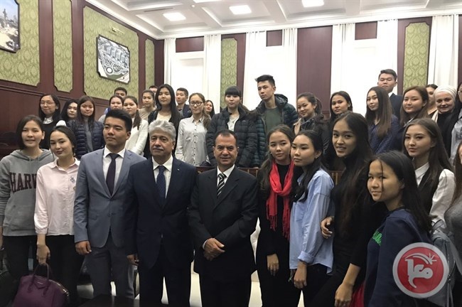 مجدلاني يلقي محاضرة في جامعة القانون في كازاخستان