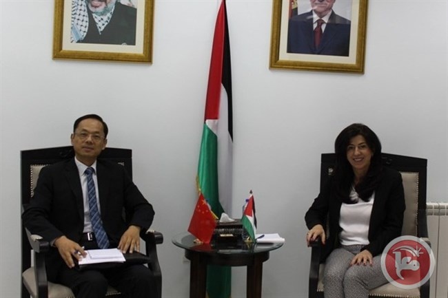 وزيرة الاقتصاد وسفير الصين يبحثان إعفاء فلسطين من الجمارك