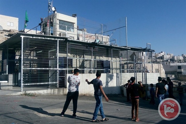 الاحتلال يعتقل فتى قرب الحرم الإبراهيمي
