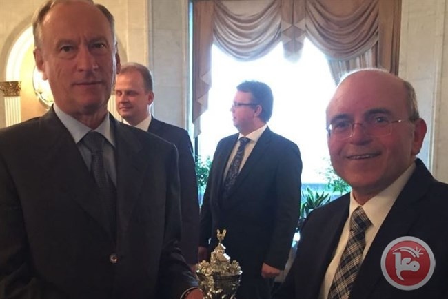 مستشار نتنياهو يعقد لقاءات مع مسؤولين روس وامريكان