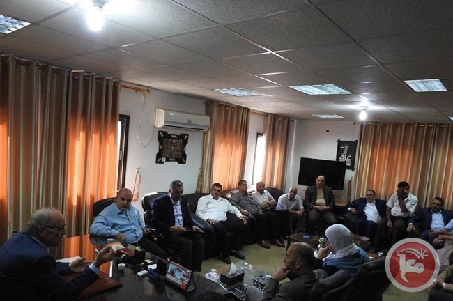 وزير النقل يستلم مقر الوزارة بغزة