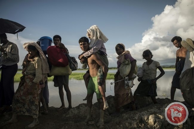 احتجاجات جديدة وعشرات البورميين يتجمّعون عند الحدود بانتظار دخول الهند