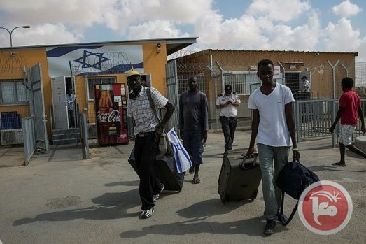 إسرائيل تبدأ بتوزيع بلاغات الترحيل على المهاجرين