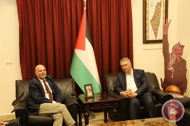 دبور يلتقي مدير عام الاونروا في لبنان