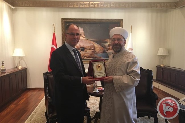 السفير مصطفى يجتمع برئيس الشؤون الدينية في تركيا