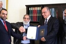 الرئيس يمنح الفنان التشكيلي سمير سلامة وسام الثقافة والعلوم والفنون