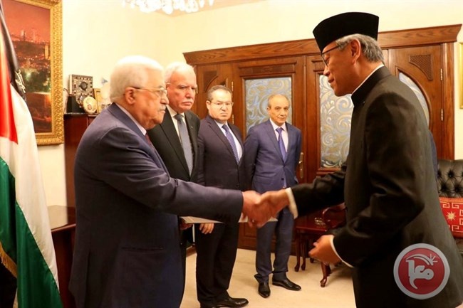 سفير اندونيسيا يقدم اوراق اعتماده الى الرئيس