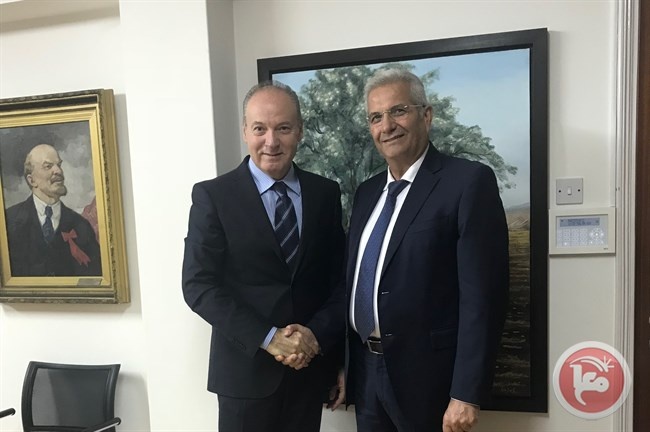 سفير فلسطين يلتقي رئيس الحزب الشيوعي القبرصي