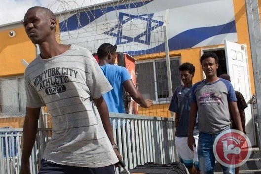 إسرائيل ترحل 40 ألف لاجئ أفريقي قسريا