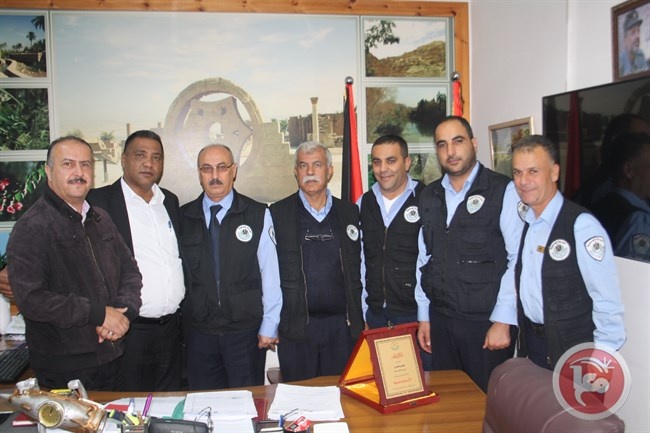بلدية اريحا تستقبل مدير جمارك المعابر و الحدود