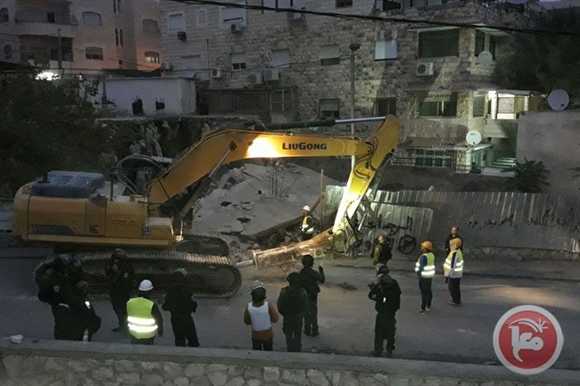 الاحتلال يهدم منزلا وبناية سكنية في القدس
