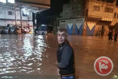 مصرع شاب- الأمطار تغرق عدة منازل في غزة