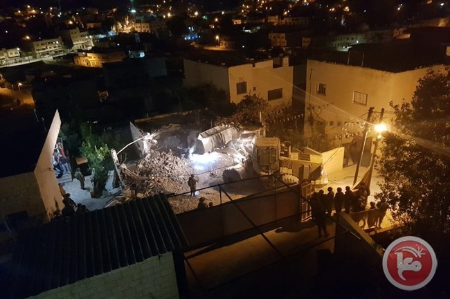 فيديو وصور- قوات الاحتلال تهدم منزل اسير في قباطية