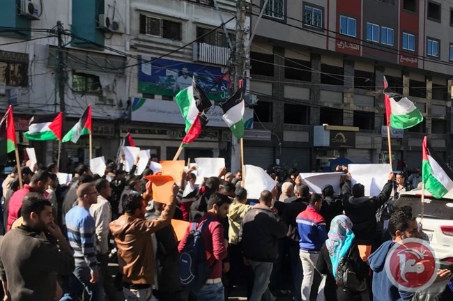 باستثناء فتح وحماس- الفصائل بغزة تتظاهر دعما للمصالحة