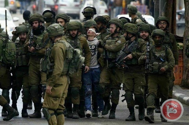 11 معتقلا- هكذا أحاط عشرات الجنود بطفل معتقل بالخليل