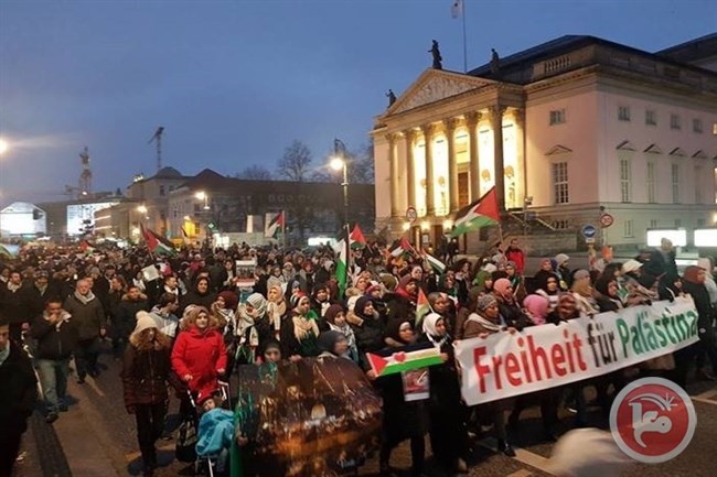 مظاهرة حاشدة في برلين ومدن أوروبية رفضا لقرار ترامب