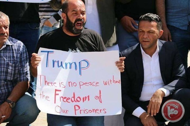 محكمة عوفر تمدد اعتقال الناشط منذر عميرة