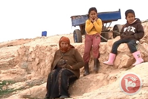 الخليل- الاحتلال يخطر بهدم المنازل في خربة بيرين