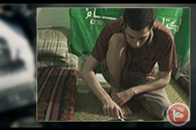 صور جديدة لشاليط في الأسر
