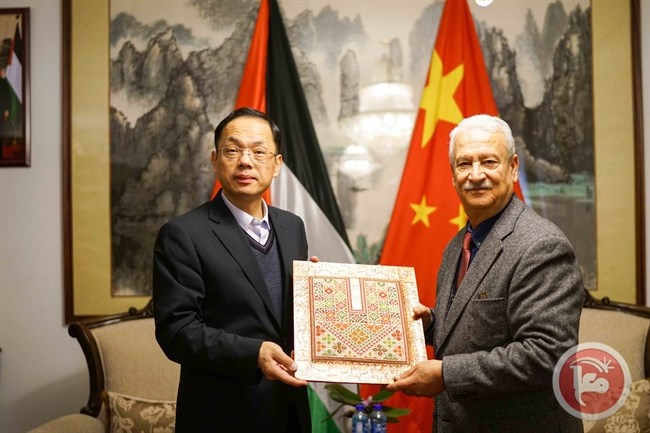 جامعة بيرزيت تكرم السفير الصيني بمناسبة انتهاء مهامه