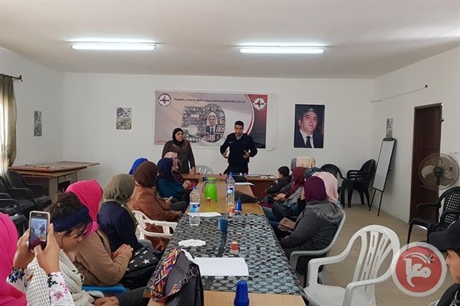 &quot;نضال المرأة&quot; والشرطة بطولكرم تنظمان ورشة حول توفير الأمن للمرأة