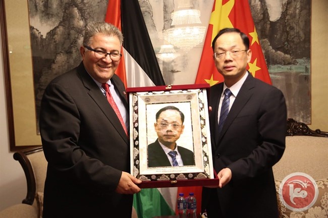 جامعة القدس تكرم السفير الصيني