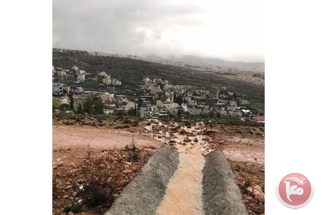 مياه المستوطنات تهدد حياة سكان وادي فوكين