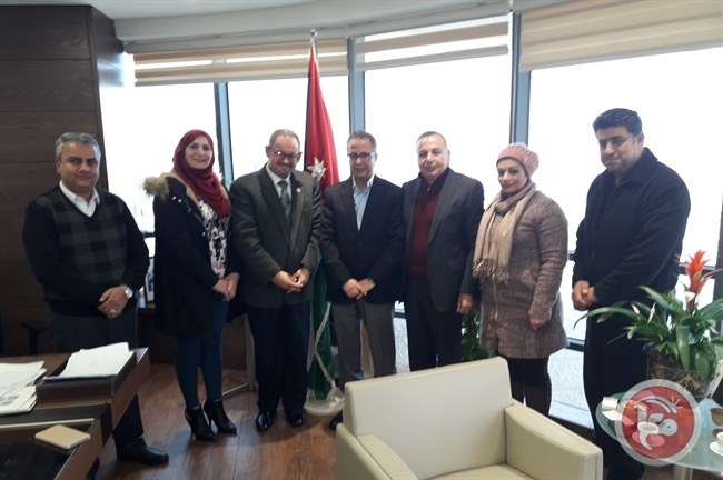 ملتقى سفراء فلسطين يزور السفير الاردني