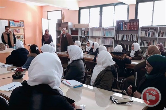 تربية قلقيلية تعقد ورش عمل لأندية المكتبات المدرسية