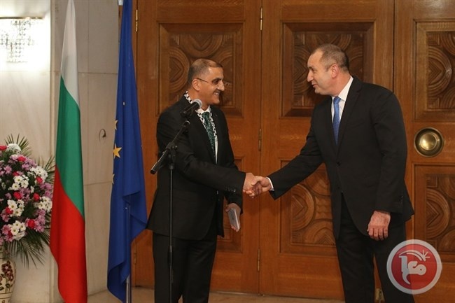 السفير المذبوح يلقي كلمة امام الرئيس البلغاري