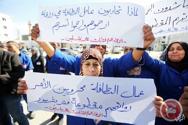 لماذا أوقفت شركات النظافة عملها في المرافق الصحية بغزة؟