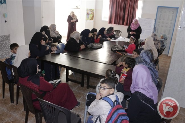 &quot;المرأة العاملة&quot; تنفذ سلسلة لقاءات توعوية بغزة