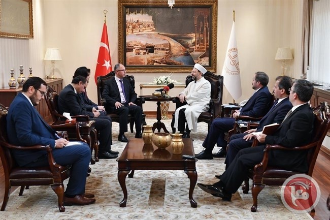 السفير مصطفى يبحث المستجدات مع رئيس الشؤون الدينية التركي