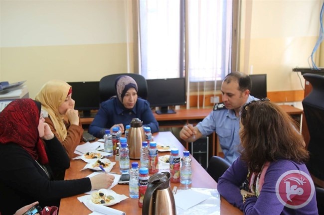 دائرة تنمية المرأة والطفل تعقد اجتماعاً لشبكة حماية النساء بطولكرم