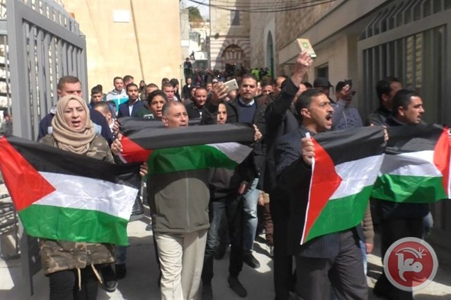 في الذكرى 24 للمجزرة- الاحتلال يقمع تظاهرة في الحرم