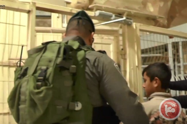 فيديو- طفل يوثق اعتقال طفل في الخليل