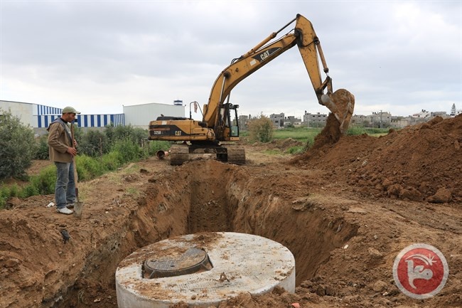 بلدية غزة تمدد 450 مترا من خطوط الصرف الصحي