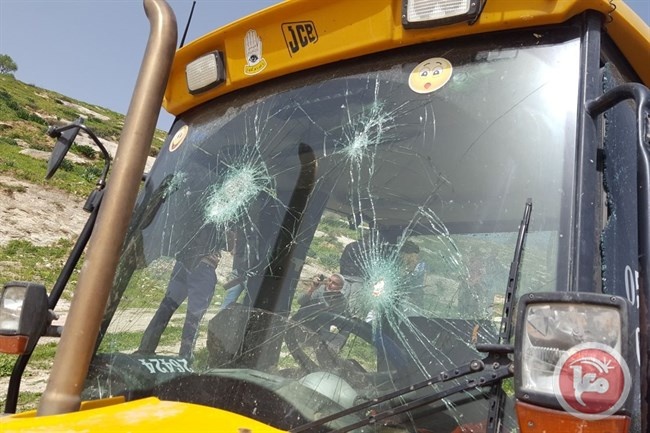 صور- مستوطنون يوقفون &quot;بالبلطجة&quot; شق طريق زراعي