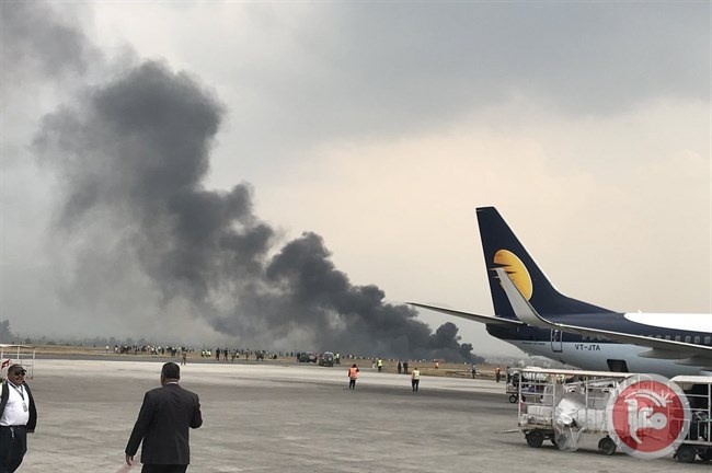 سقوط طائرة ركاب أثناء هبوطها في مطار بنيبال