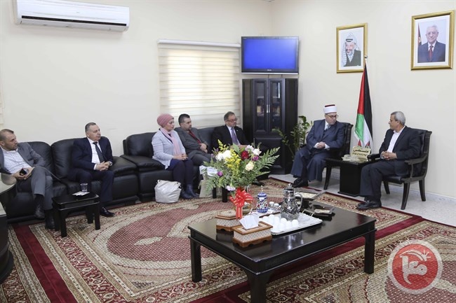 محافظ قلقيلية يلتقي القائم بأعمال قاضي قضاة الاردن