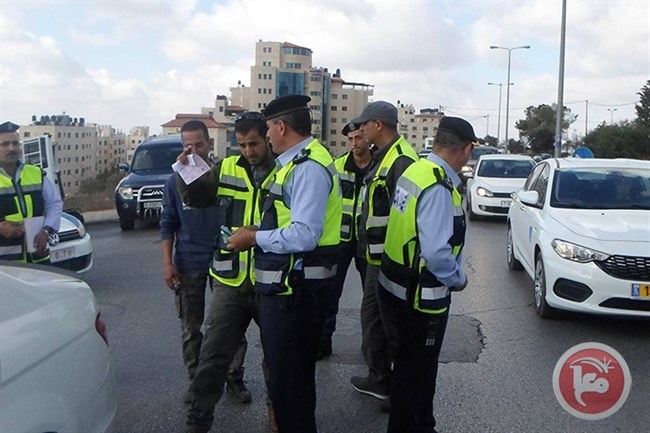 الشرطة تضبط حافلة بحمولة زائدة 25 طالب في جنين