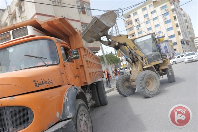 بلدية غزة تحذر من تفاقم الأوضاع الصحية والبيئية في المدينة
